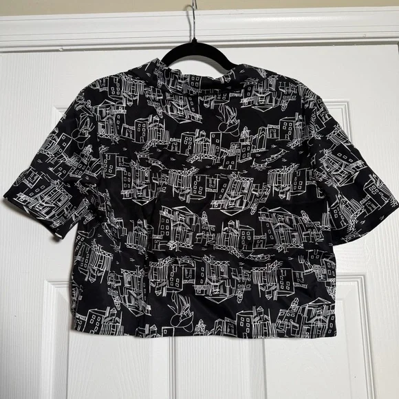 Black & White City Graphic Button Up Crop Top Vacation Street wear Summer - Picture 2 of 3